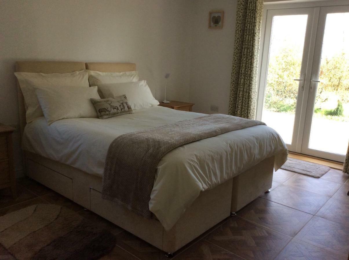 Pembrokeshire Fields Otel Haverfordwest Dış mekan fotoğraf