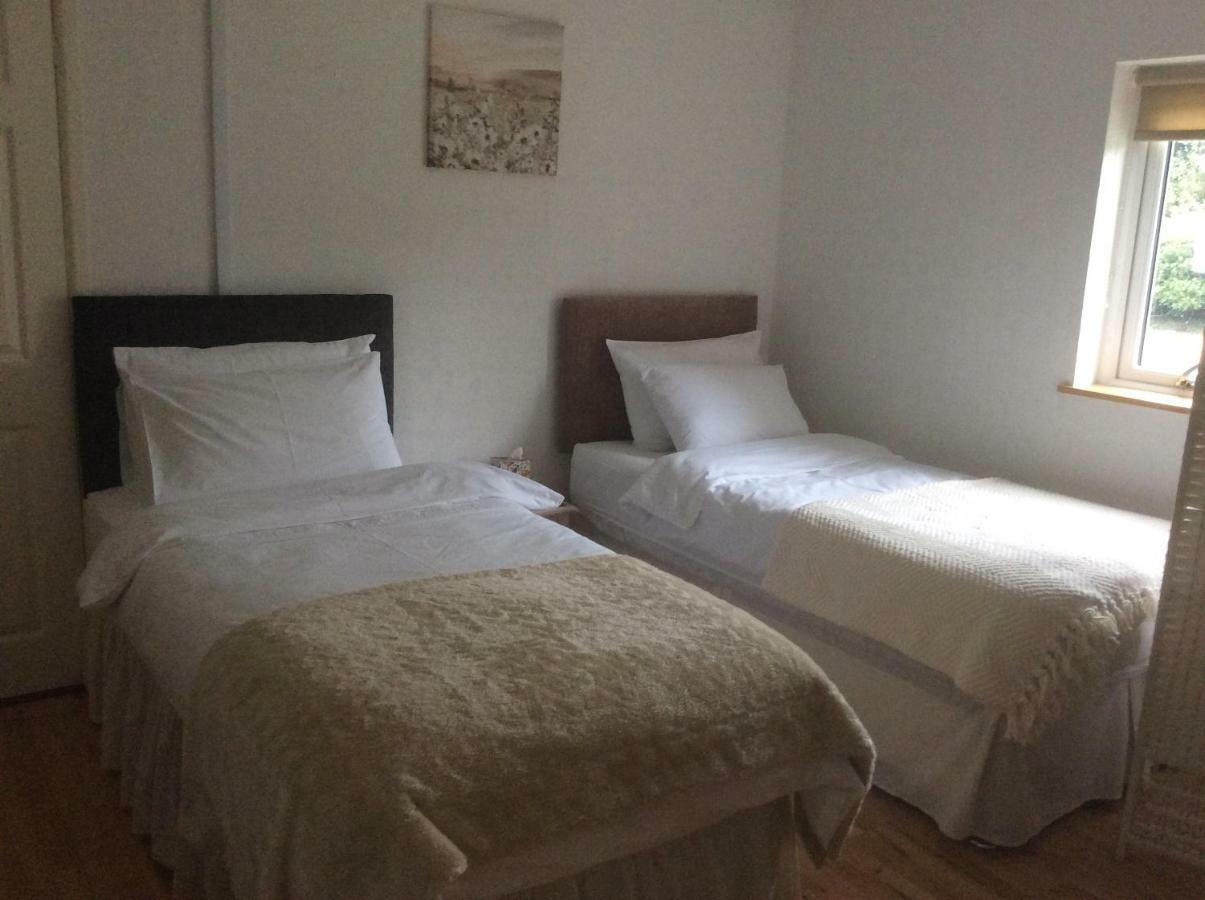 Pembrokeshire Fields Otel Haverfordwest Dış mekan fotoğraf